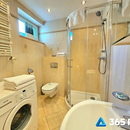 365pam - Safari - Garaz W Cenie Колобжег